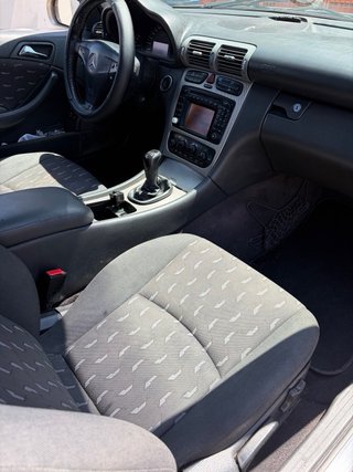 Mercedes-Benz C220 2004