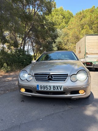 Mercedes-Benz C220 2004