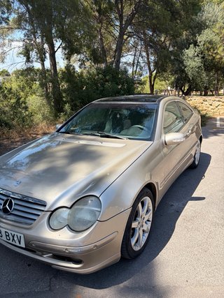 Mercedes-Benz C220 2004