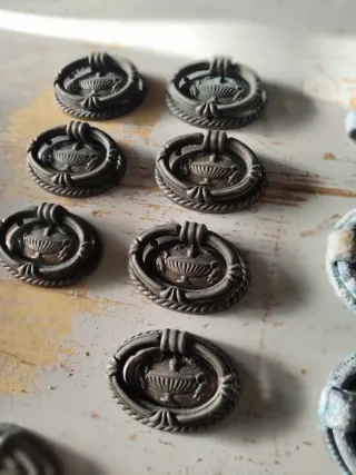 Maniglia antica in ottone bronzo per mobili retrò