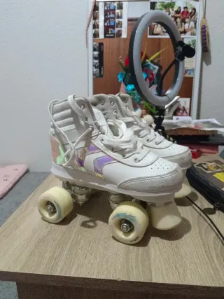 Patines blancos para niña