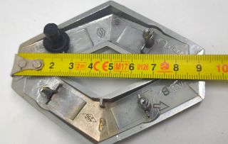 Simbolo Renault frente traseira 92x75mm 8200145