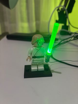 Minifigura Luke Skywalker LEGO + Luz LED