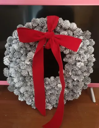 Ghirlanda shabby chic con pigne Fatta a mano