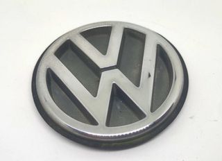 Simbolo vw traseira 75mm 3A9 853630 original usado