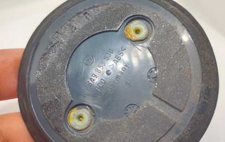 Simbolo vw traseira 75mm 3A9 853630 original usado