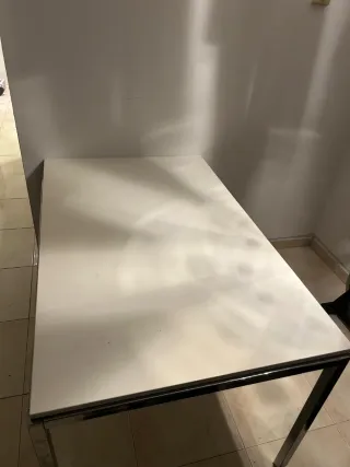 Mesa Comedor Blanca y Plata 1.4m