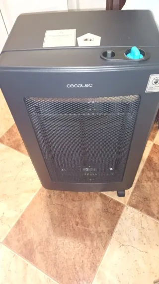 Estufa de gas Cecotec plegable con gas azul