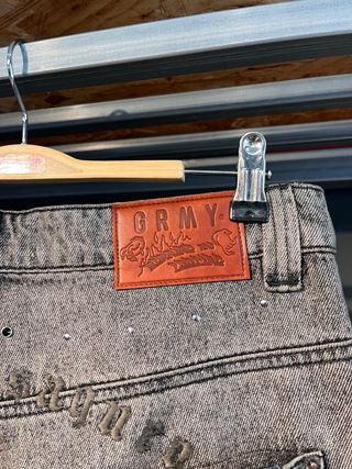 GRMY Pantalones Cortos Vaqueros Grises