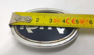 Simbolo Audi lateral usado original 51mm 8D0853621