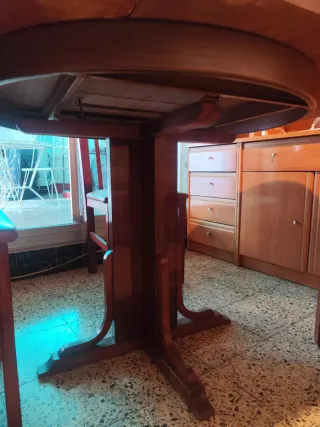 Mesa de comedor extensible de madera + sillas