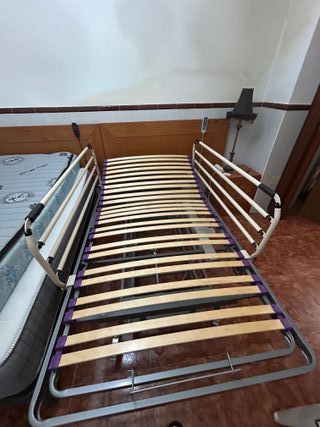 Cama articulada metálica y madera poco uso