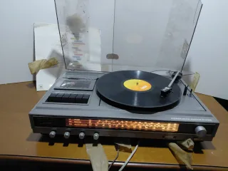 Giradischi Philips ST 2100 con Radio Cassette