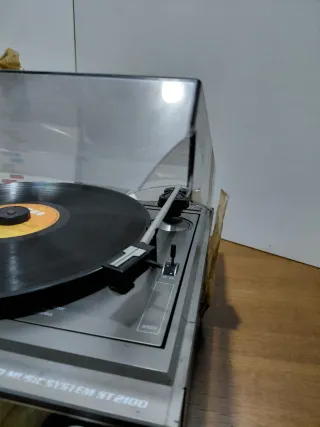 Giradischi Philips ST 2100 con Radio Cassette