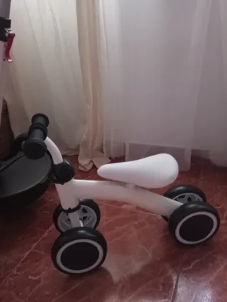 Correpasillos bici bebé 4 ruedas