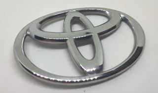 Simbolo Toyota 50x75mm frente traseira usado origi