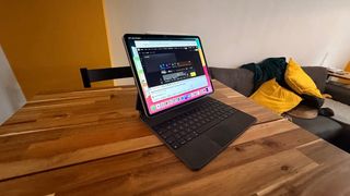 Apple Magic Keyboard para iPad Pro 12.9