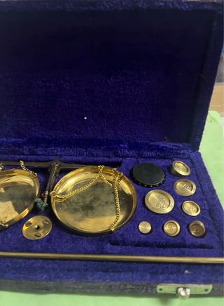 Báscula de precisión antigua