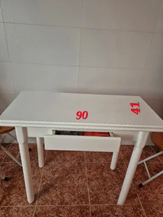 Mesa de cocina blanca madera