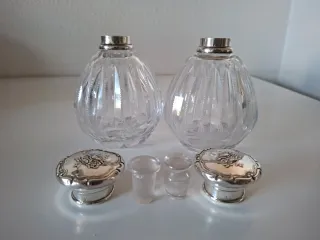 ANTIGUO JUEGO DE TOCADOR CRISTAL TALLADO Y PLATA