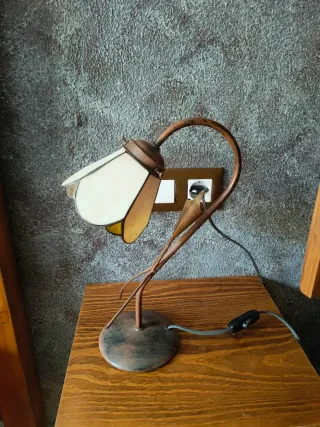 Lámpara de mesa y de techo a juego