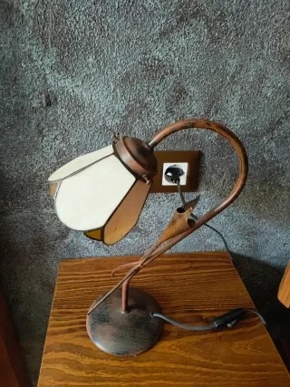 Lámpara de mesa y de techo a juego