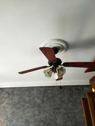 Lámpara de mesa y de techo a juego