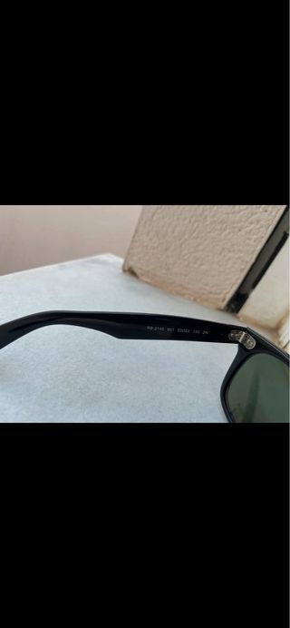 Gafas de sol Ray-Ban negras 2140