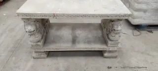 MESA DE PIEDRA EXTERIOR