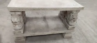 MESA DE PIEDRA EXTERIOR