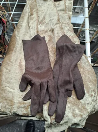 Sciarpa in velluto beige,cappello velluto guanti