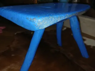 Taburete antiguo azul de madera