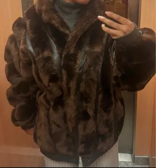 Abrigo de piel y mutón auténtico