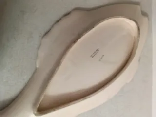 Plato decorativo cerámica pez azul blanco