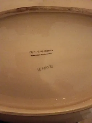 Plato decorativo cerámica pez azul blanco