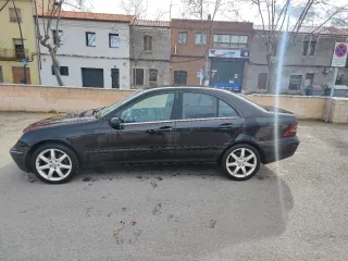 Mercedes-Benz Clase C 2004
