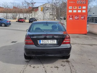 Mercedes-Benz Clase C 2004