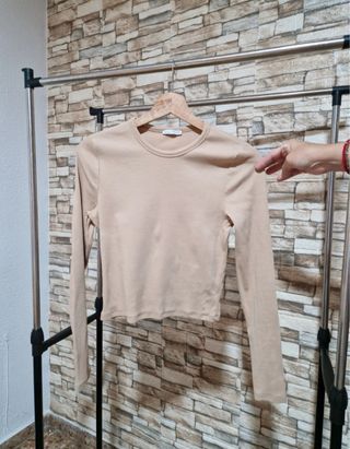 Top Bershka manga larga beige