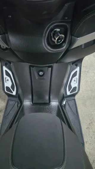 Yamaha XMAX 400 ABS Iron Max 2016.