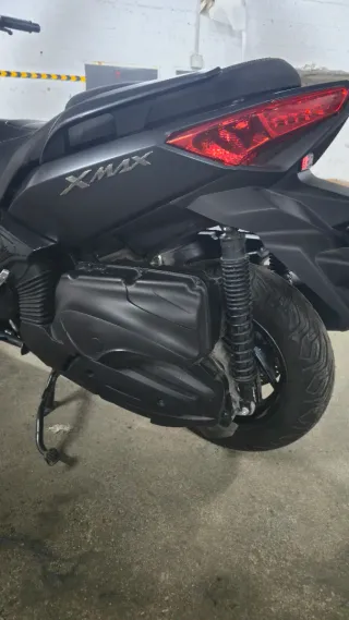 Yamaha XMAX 400 ABS Iron Max 2016.