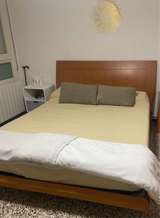 Cama Matrimonio + Colchón + Mesita+ cajonera