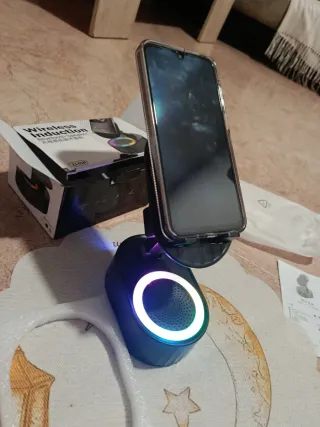 Altavoz Bluetooth con luz LED multicolor