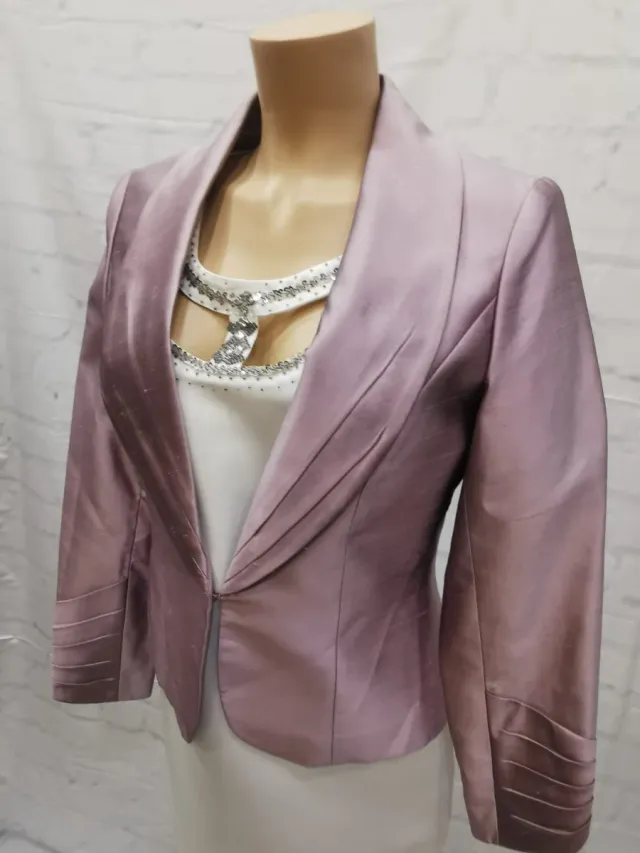 Chaqueta de seda nueva talla 40