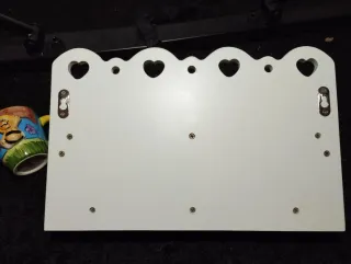 Perchero infantil con balda