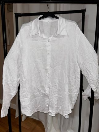 Camisa blanca de manga larga