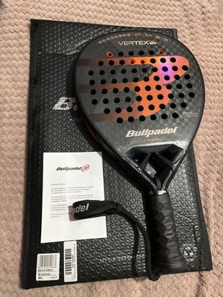 Pala Bullpadel Vertex 04 Hybrid