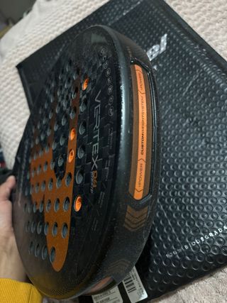 Pala Bullpadel Vertex 04 Hybrid