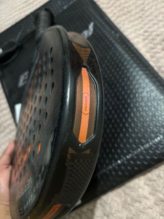 Pala Bullpadel Vertex 04 Hybrid