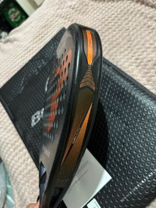 Pala Bullpadel Vertex 04 Hybrid