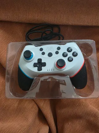 Mando Nintendo Switch Blanco y Negro